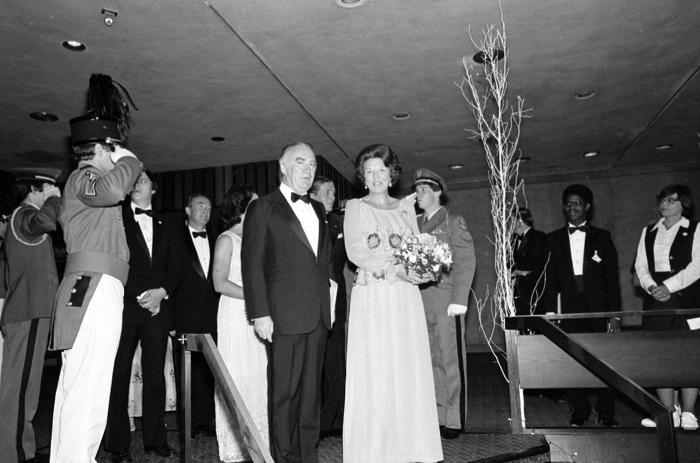 Governor Carey with Queen Beatrix