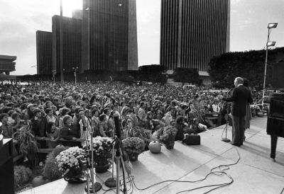 Governor Carey speaks at the Harvest Music Festival