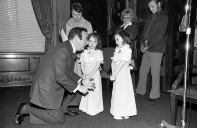 Governor Carey meets with M.D. Girls