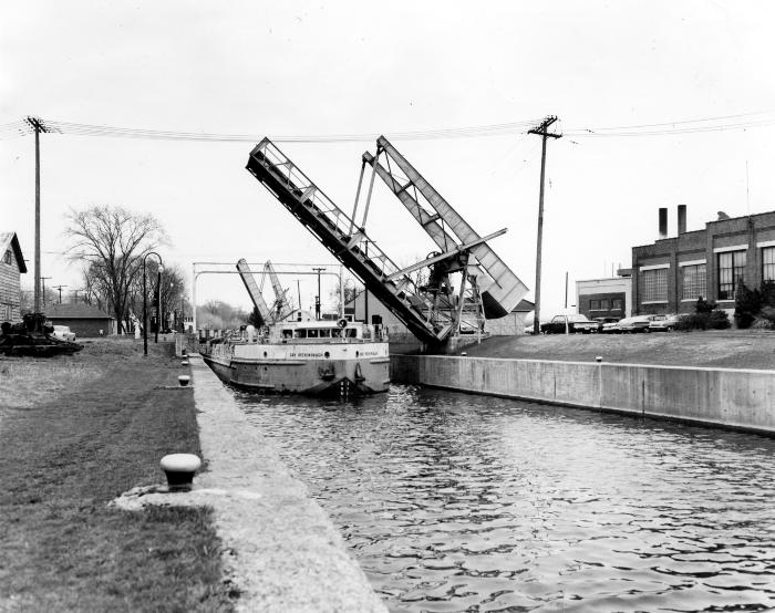 Barge Canal. Day Peckinpaugh Passing Lift Gate