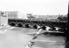 Erie Canal. Aqueduct that was Converted into a Subway.