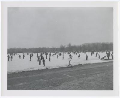 Belmont Lake State Park. Skating