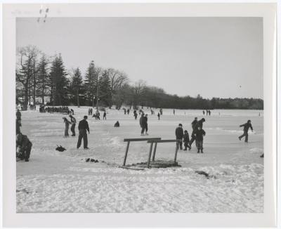 Belmont Lake State Park. Skating