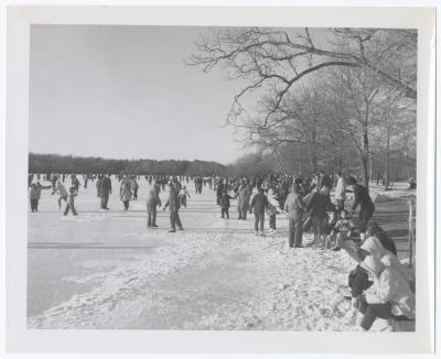 Belmont Lake State Park. Skating