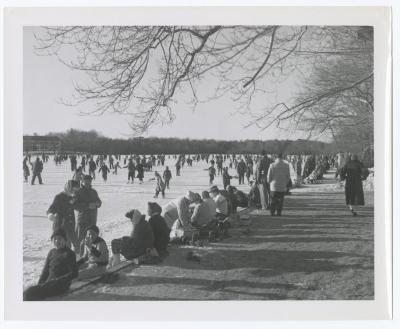 Belmont Lake State Park. Skating