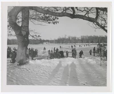 Belmont Lake State Park. Skating