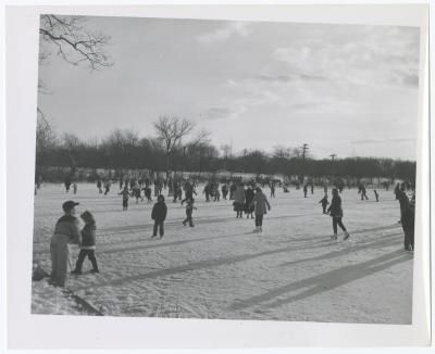 Belmont Lake State Park. Skating