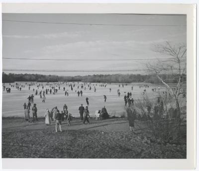 Belmont Lake State Park. Skating