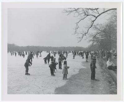 Belmont Lake State Park. Skating