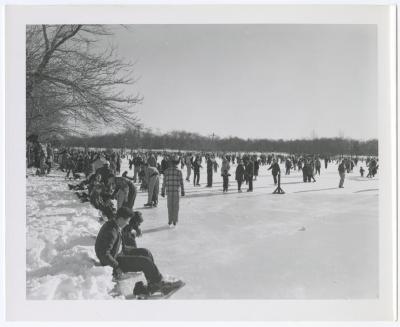 Belmont Lake State Park. Skating