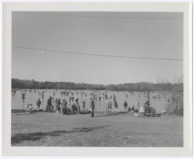 Belmont Lake State Park. Skating