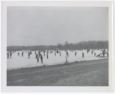 Belmont Lake State Park. Skating