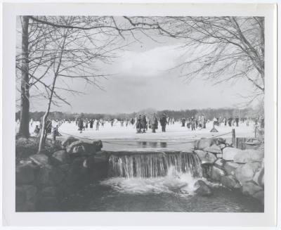 Belmont Lake State Park. Skating
