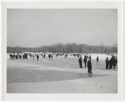 Belmont Lake State Park. Skating