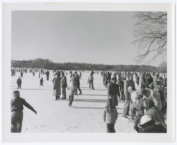 Belmont Lake State Park. Skating