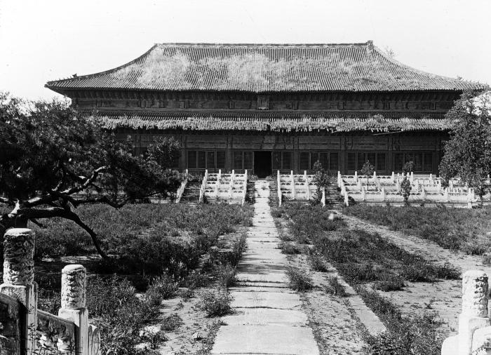 Ming Tomb, main building, Nanking (Nanjing), China