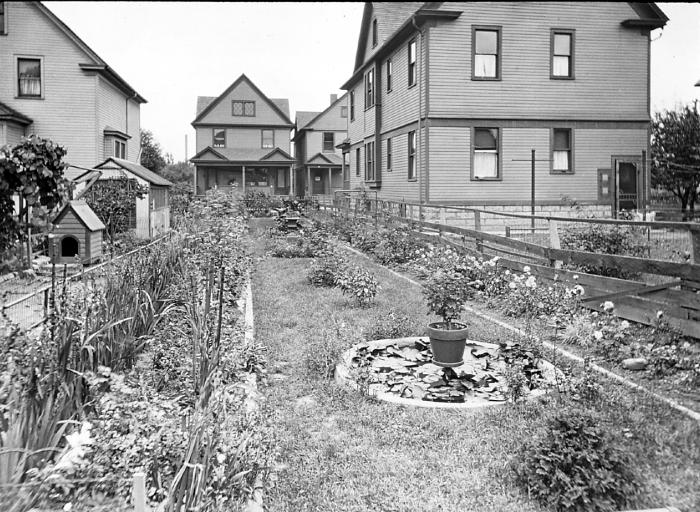 A Formal Garden in Long Narrow Lot