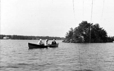 New York -  Group Fishing on the Thousand Islands