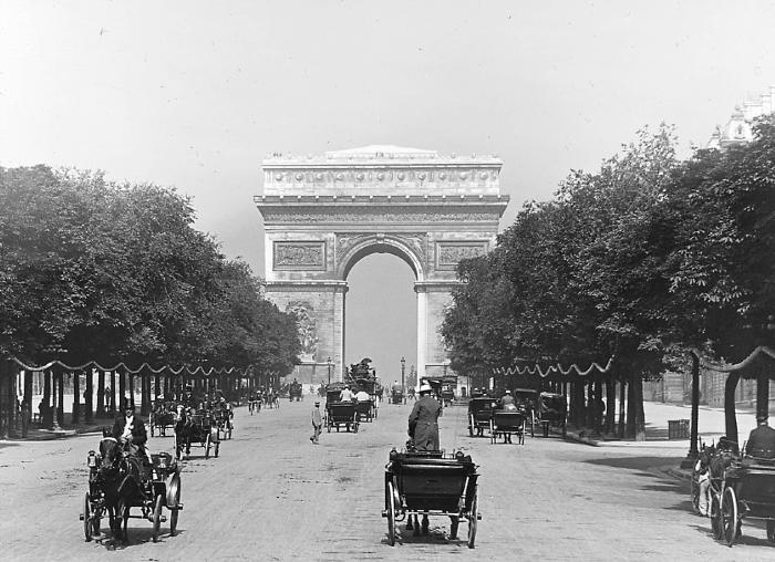 Paris, France - Avenue des Champs-Élysées, Arc de Triomphe de l'Étoile