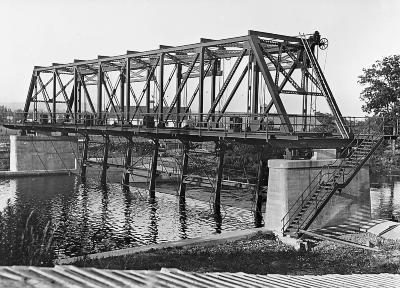 Barge Canal. Small Movable Dam