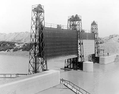 Barge Canal. Installation of Three Turbines at Crescent Dam