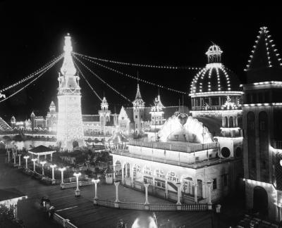 N.Y. Brooklyn. Coney Island. Luna Park at Night.