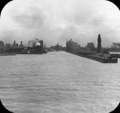 N.Y. Buffalo. Harbor. Pier Light.