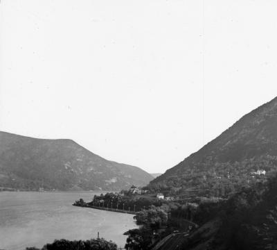 N.Y. Hudson River. Storm King & Railroad.