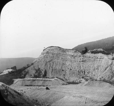 N.Y. Jones Point. Section of Terrace