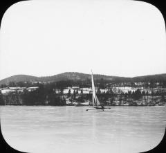 N.Y. Hudson River. Hyde Park. An Ice Boat Approaching