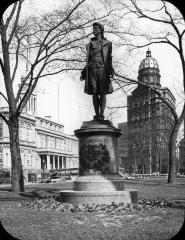 Nathan Hale Statue