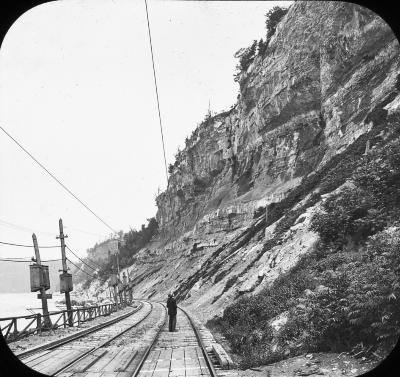 Detail of bluff near whirlpool in Niagara River gorge