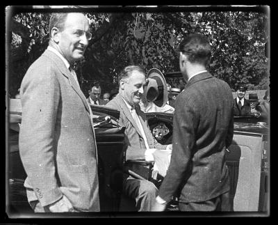 Gov. Roosevelt presenting awards to 4H Club members