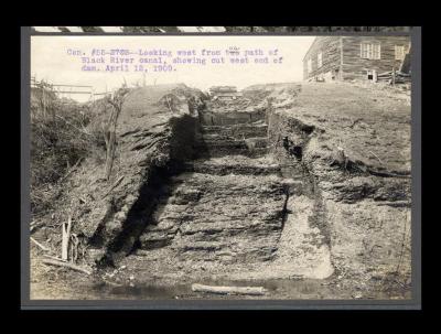 Erie Canal: dam and reservoir at Delta on Mohawk River