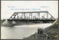 Erie Canal: prism and structures at Medina