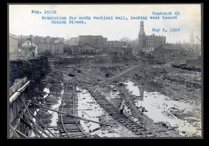 Erie Canal: prism and structures at Medina