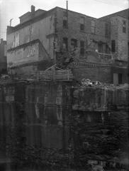 Erie Canal: locks 34 and 35 and prism at Lockport