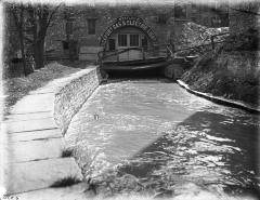 Erie Canal: locks 34 and 35 and prism at Lockport