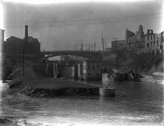 Erie Canal: locks 34 and 35 and prism at Lockport