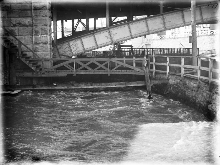 Erie Canal: locks 34 and 35 and prism at Lockport