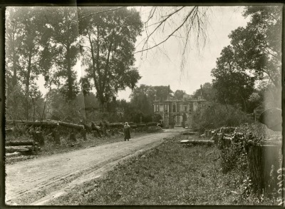 Access road to the chateau with destroyed trees, Rubecourt near Hombleux[?] (Somme), France