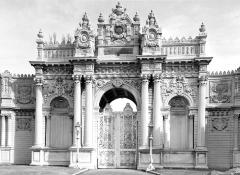 Turkey.  Constantinpole. Dolma Baghtche Palace:  Portal of the Courtyard.  Stambul