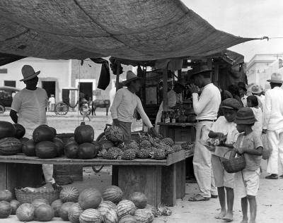 Mexico.  Merida (Yucatan).  Fruit Stand at Market.  (1925)