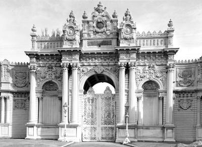 Turkey.  Constantinpole. Dolma Baghtche Palace:  Portal of the Courtyard.  Stambul